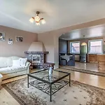 Апартаменти 1 Bedroom Gorgeous In Шклярська Поремба