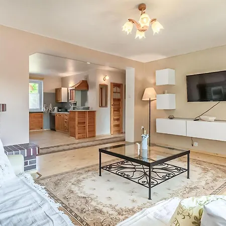 Апартаменти 1 Bedroom Gorgeous In Шклярська Поремба